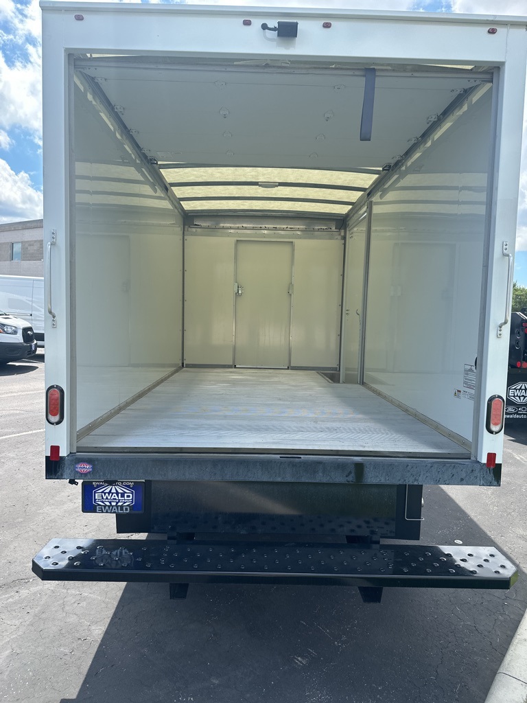 Vehicle image 8 of 13