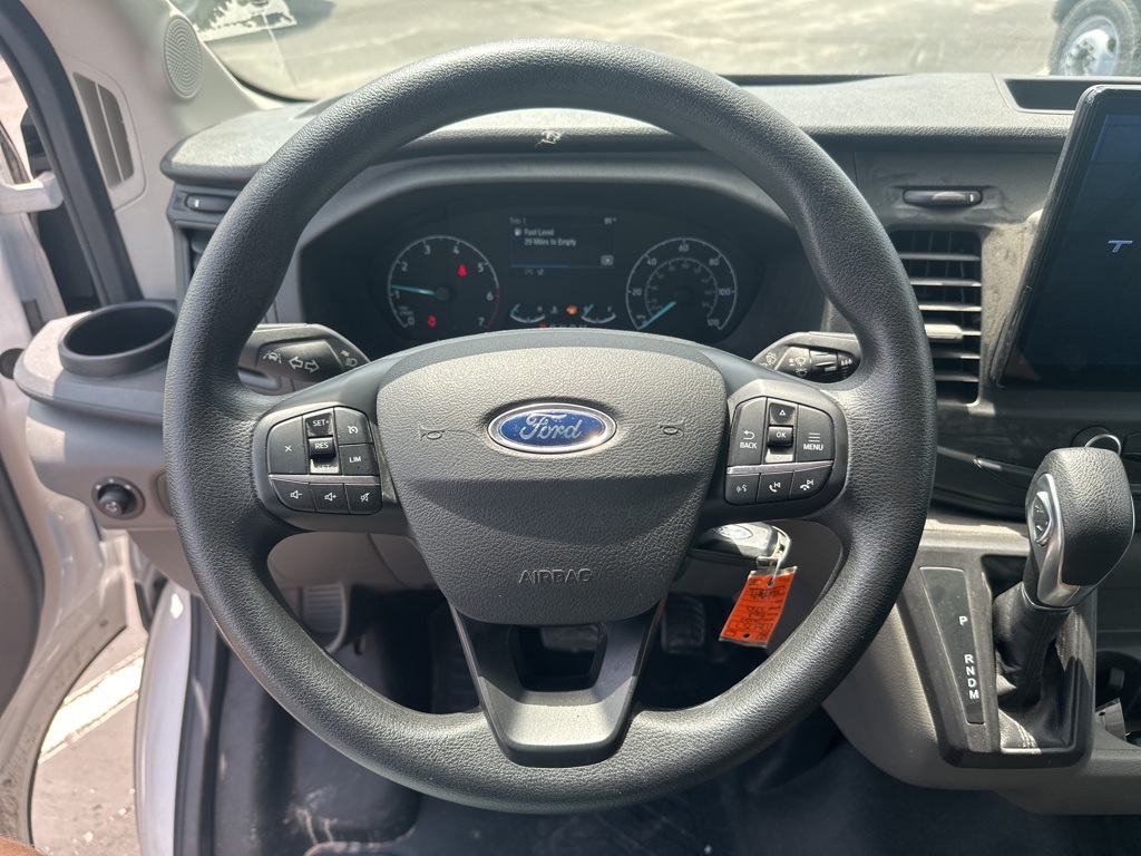 Vehicle image 11 of 13