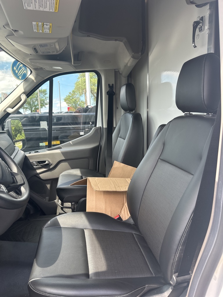 Vehicle image 9 of 13