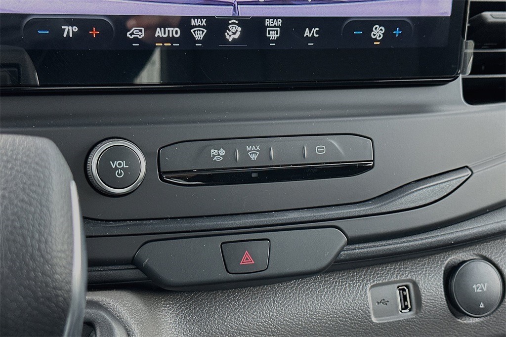 Vehicle image 18 of 21