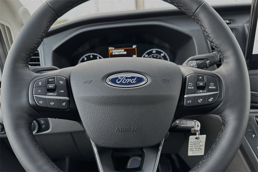 Vehicle image 20 of 21