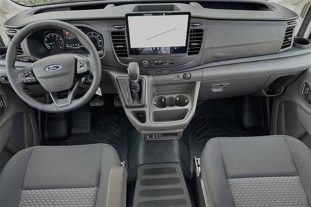Vehicle image 11 of 21