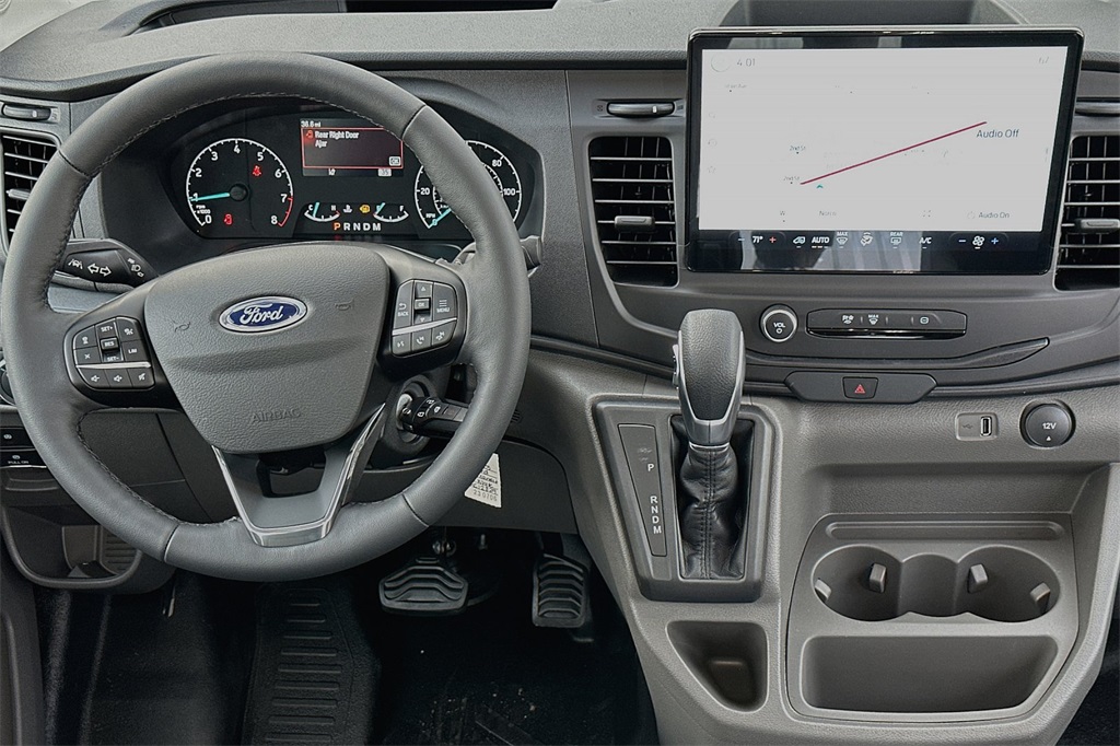 Vehicle image 12 of 21