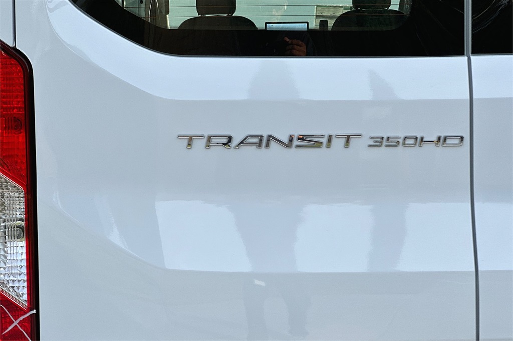Vehicle image 7 of 21