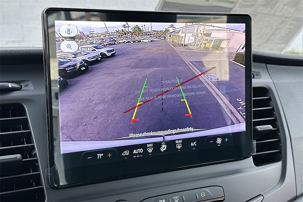 Vehicle image 17 of 21