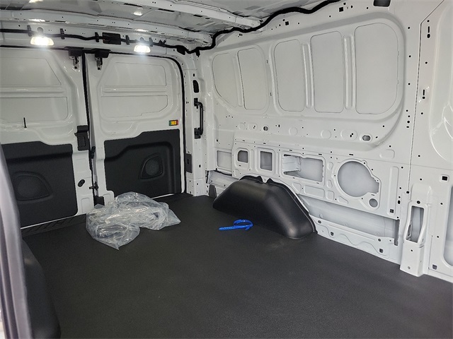 Vehicle image 17 of 17