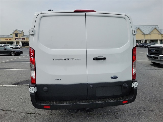 Vehicle image 5 of 17