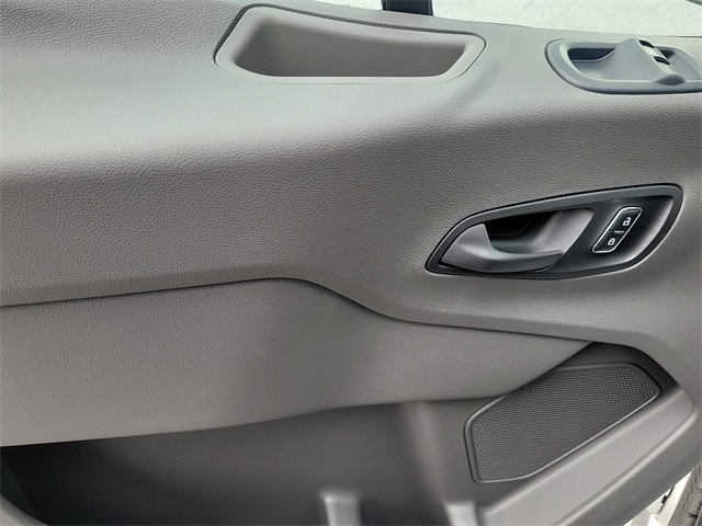 Vehicle image 12 of 17