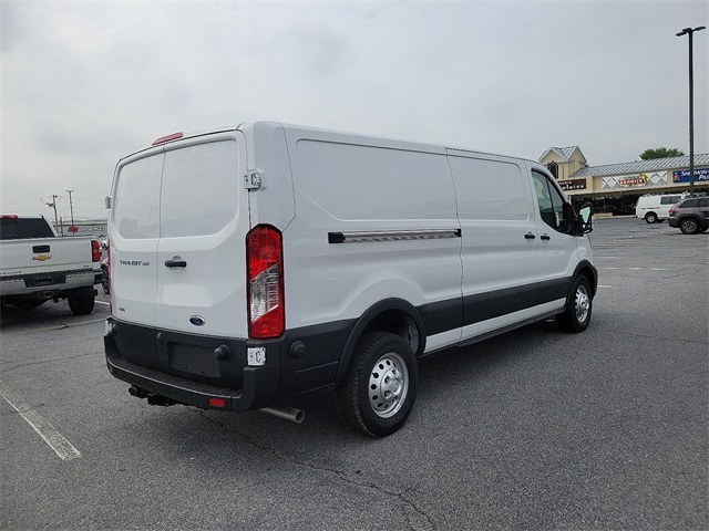 Vehicle image 4 of 17
