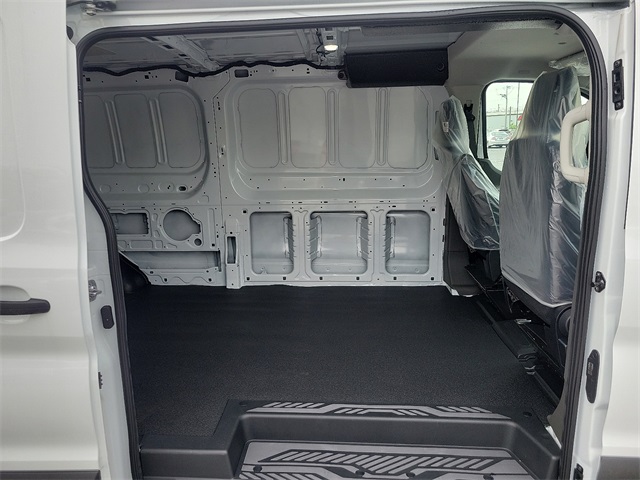 Vehicle image 9 of 17