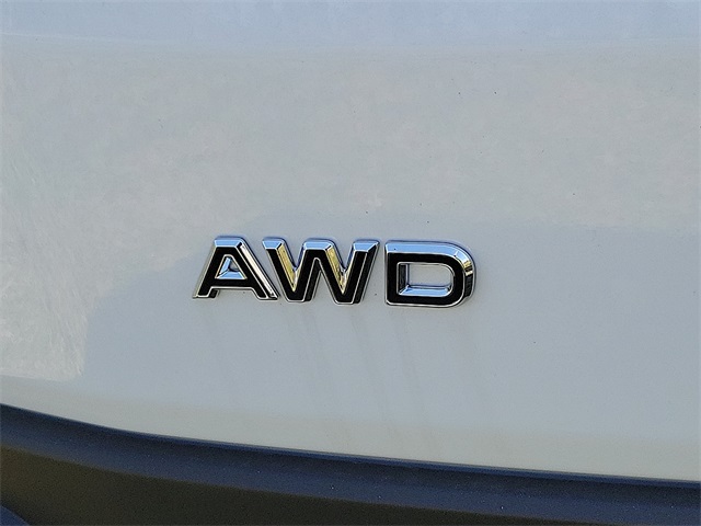 Vehicle image 13 of 15