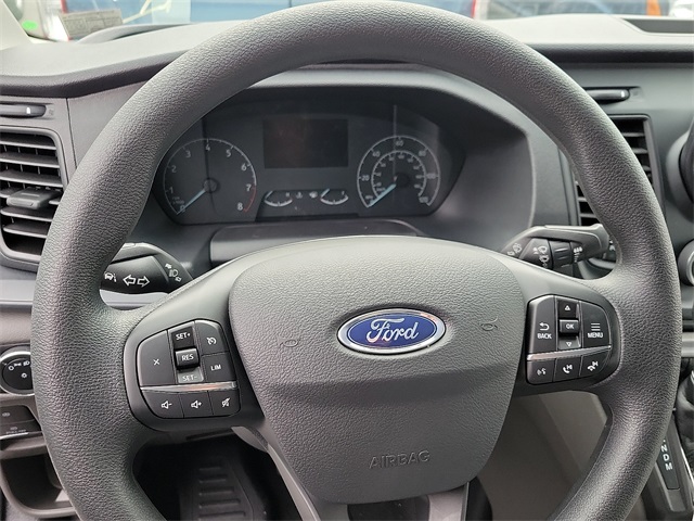 Vehicle image 9 of 19