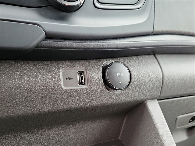 Vehicle image 15 of 19