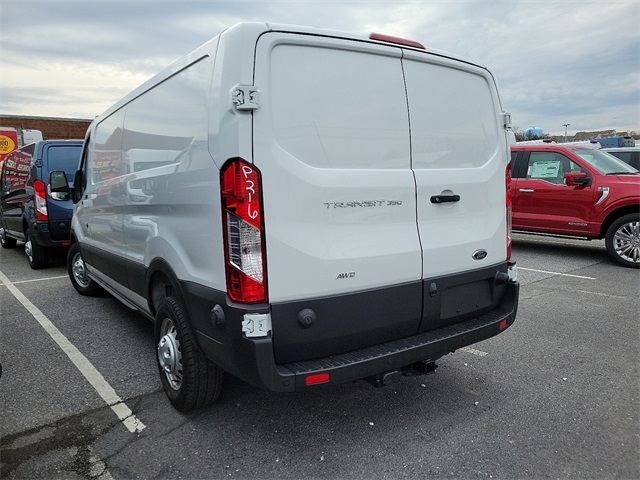 Vehicle image 5 of 19