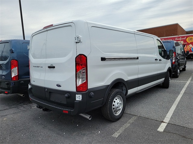 Vehicle image 4 of 19