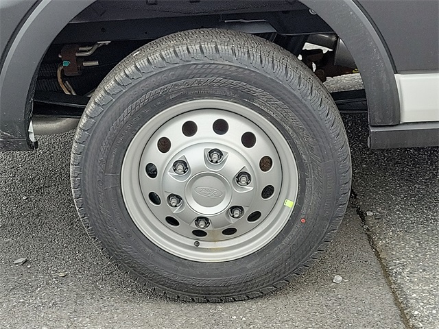 Vehicle image 6 of 19