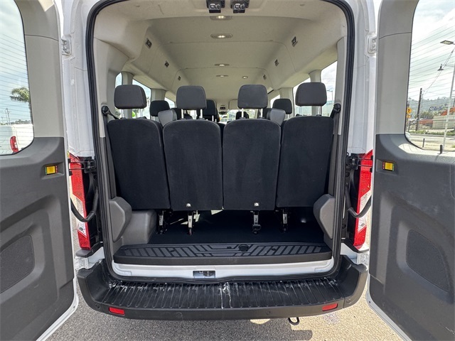 Vehicle image 9 of 49