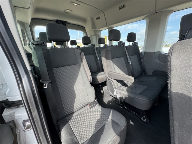 Vehicle image 14 of 49