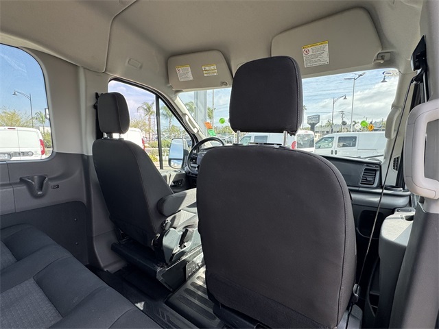 Vehicle image 15 of 49