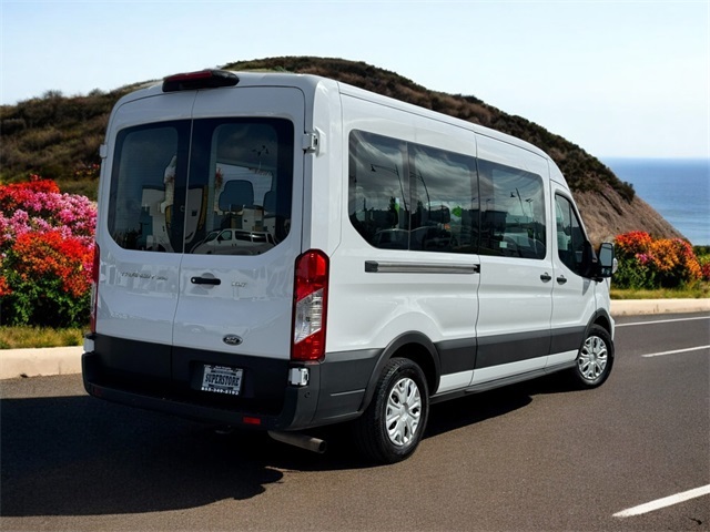 Vehicle image 5 of 49