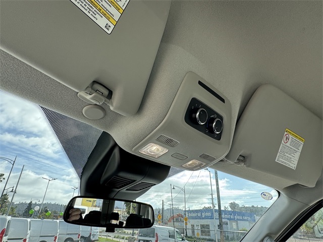 Vehicle image 43 of 49