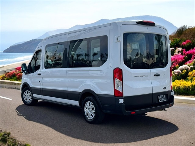 Vehicle image 7 of 49
