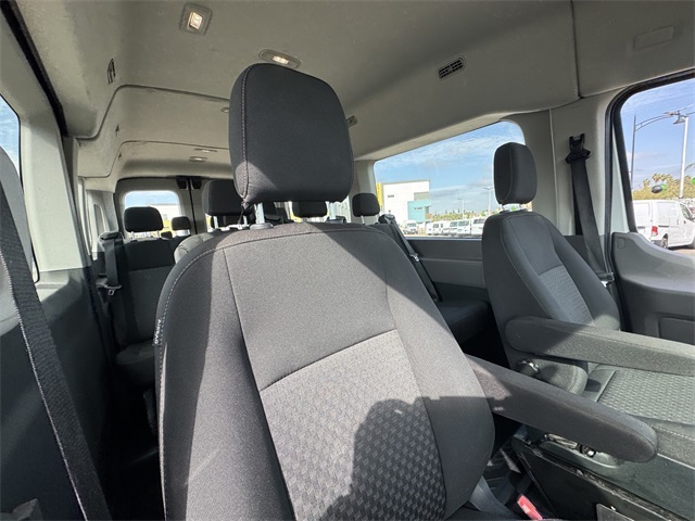 Vehicle image 12 of 49