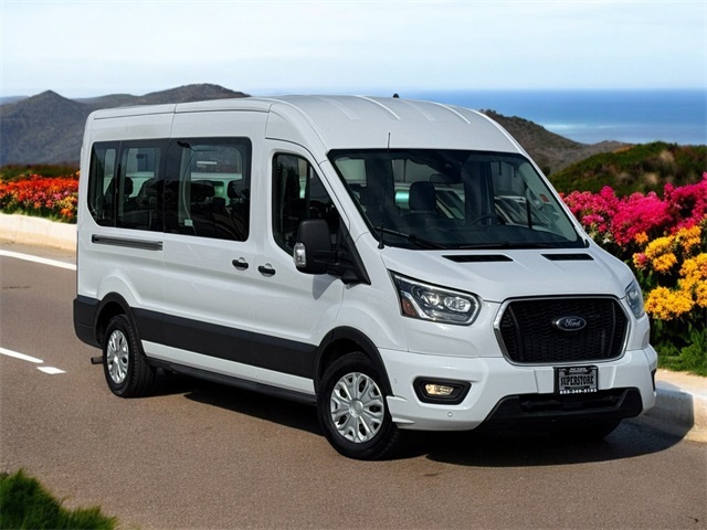 Vehicle image 3 of 49