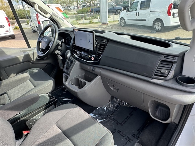 Vehicle image 19 of 49