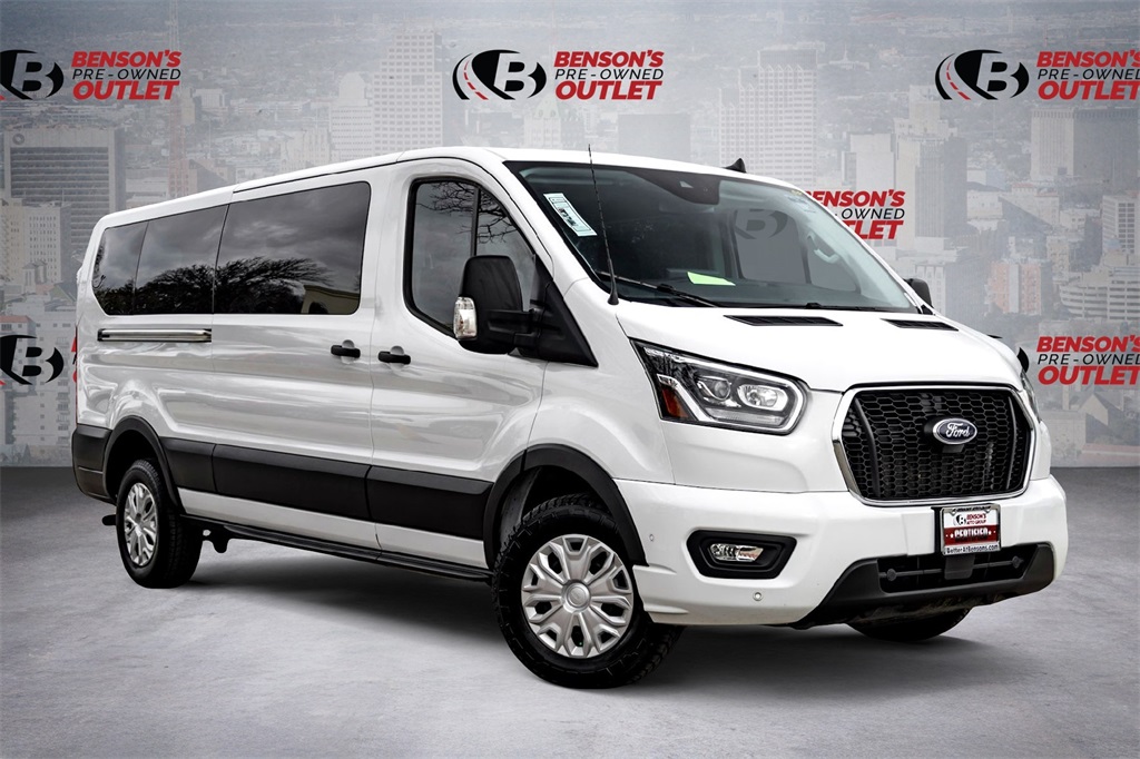 2023 Ford Transit XLT Image 2 of 32