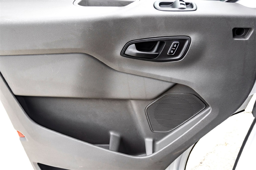 2023 Ford Transit XLT Image 24 of 32