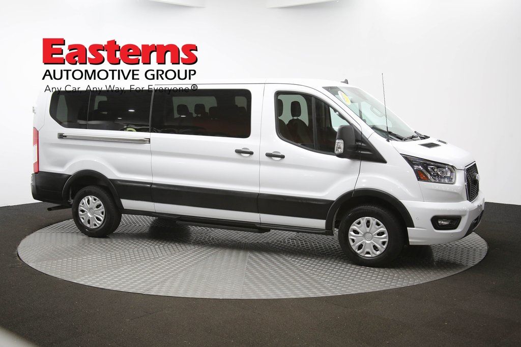 Vehicle image 6 of 60