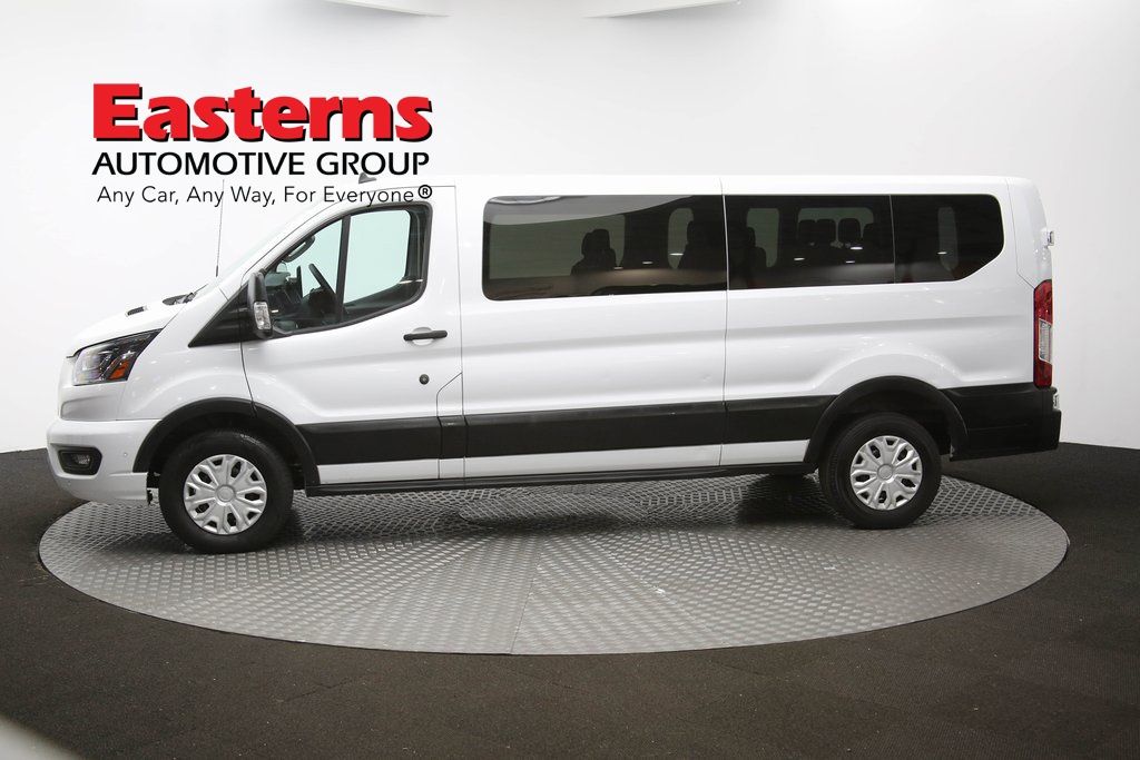 Vehicle image 30 of 60