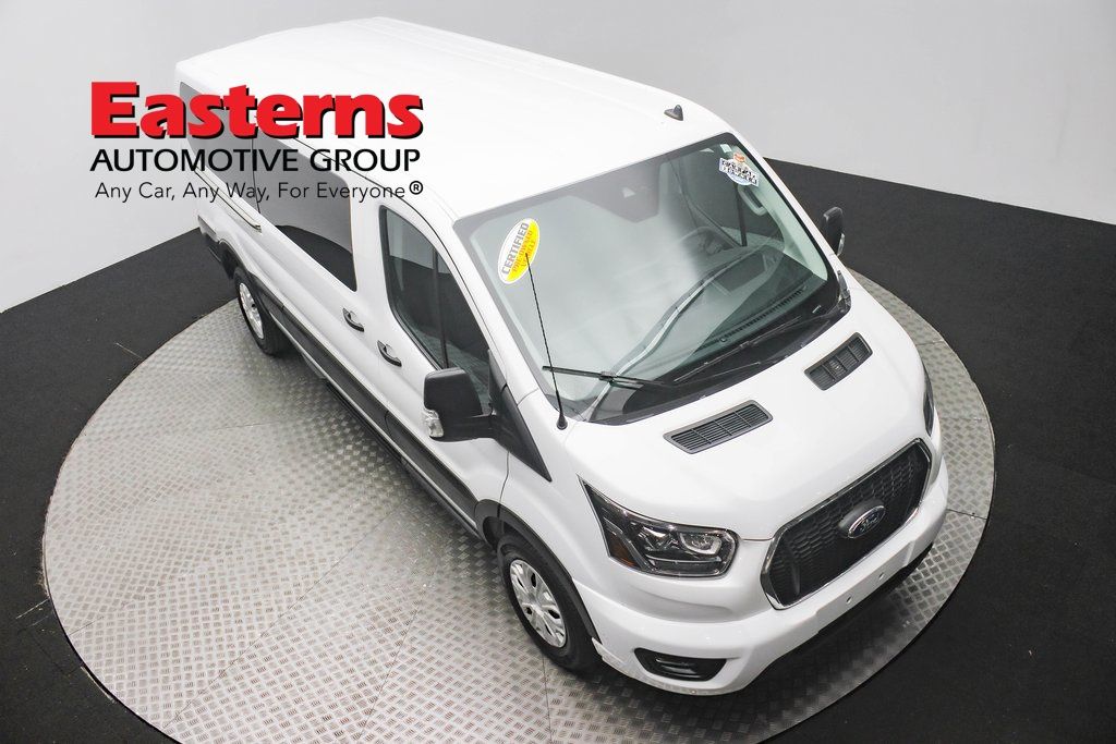 Vehicle image 11 of 60