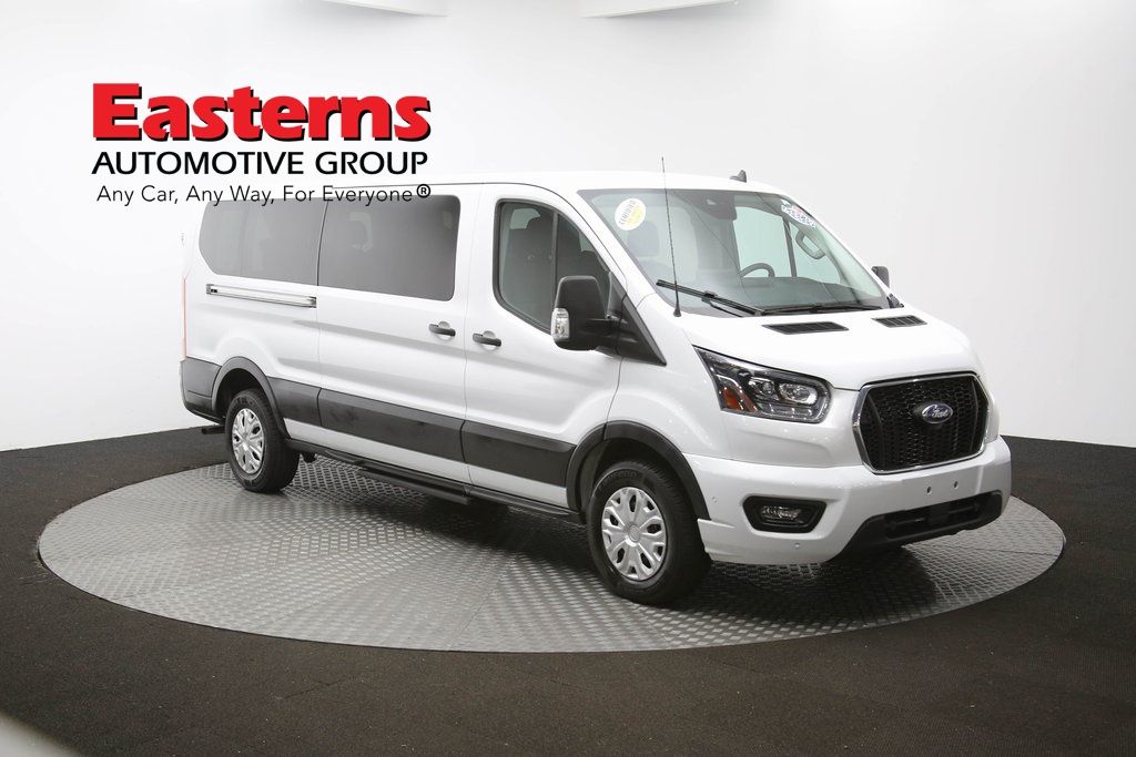 Vehicle image 22 of 60