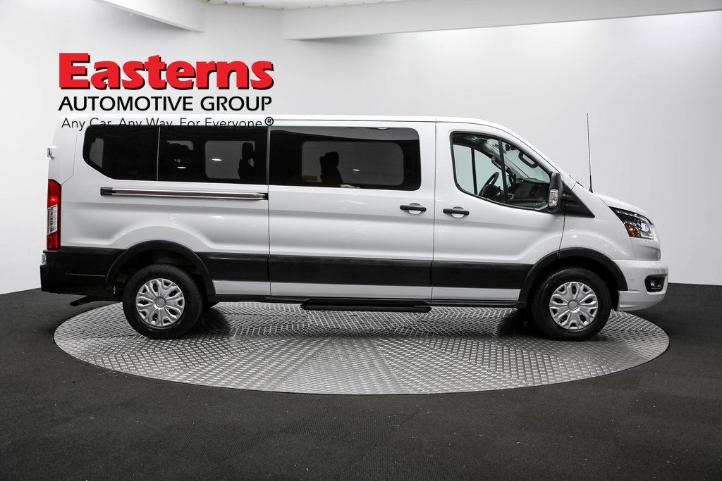 Vehicle image 12 of 60