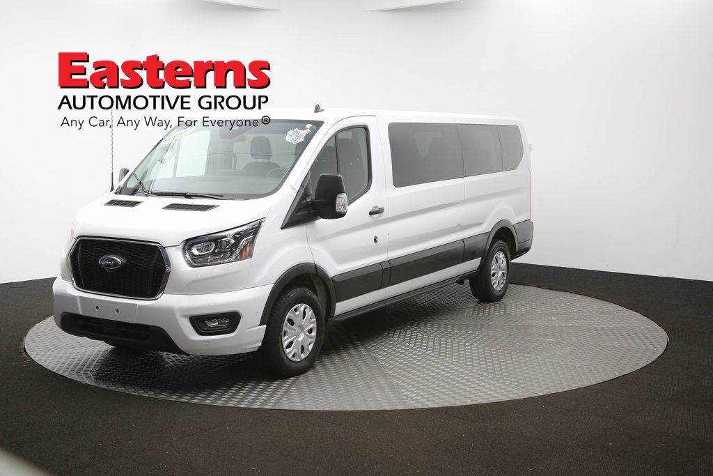 Vehicle image 26 of 60