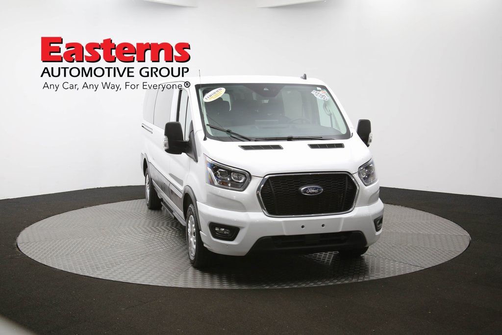 Vehicle image 24 of 60
