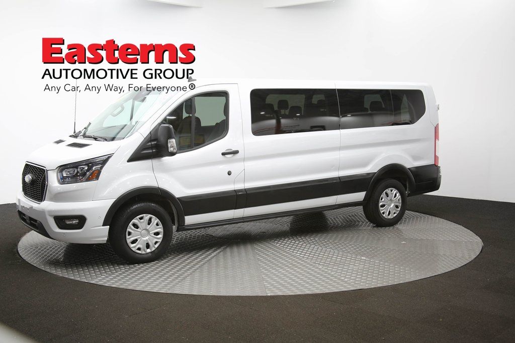Vehicle image 28 of 60