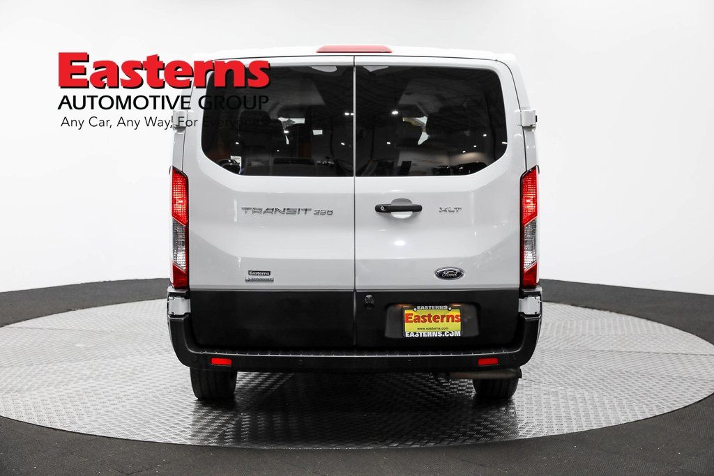 Vehicle image 5 of 60