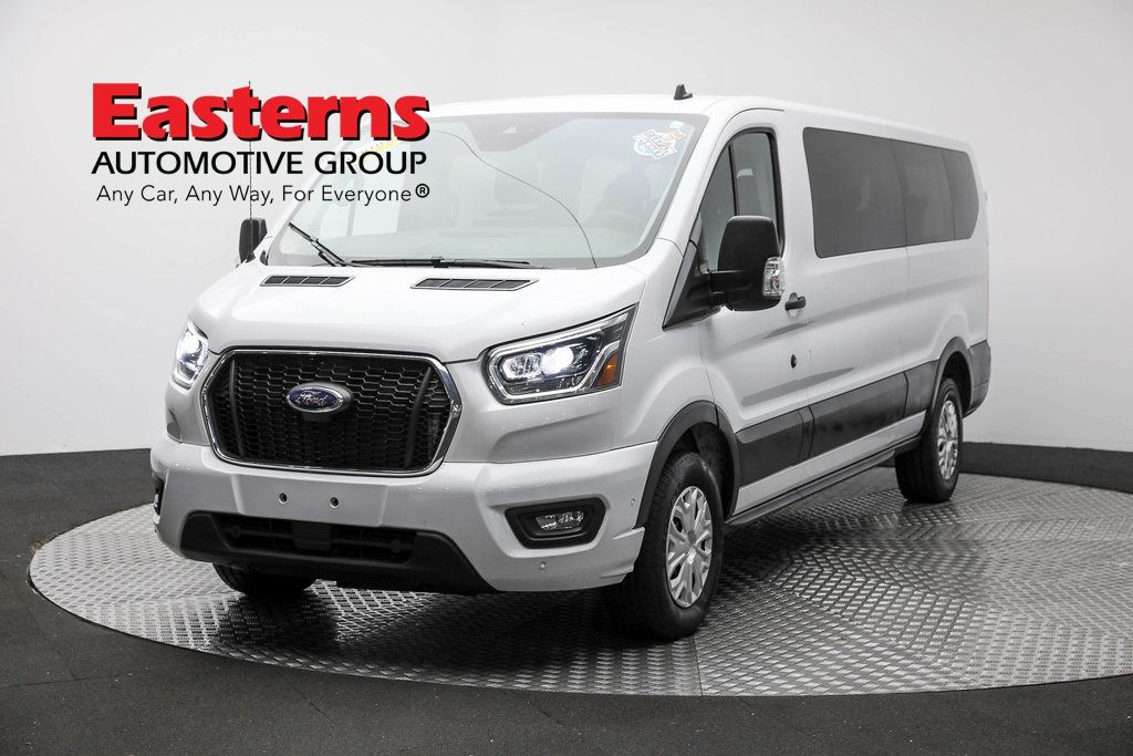 Vehicle image 9 of 60
