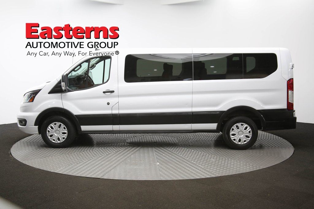 Vehicle image 2 of 60