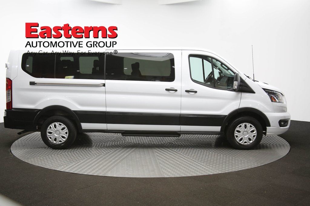 Vehicle image 7 of 60