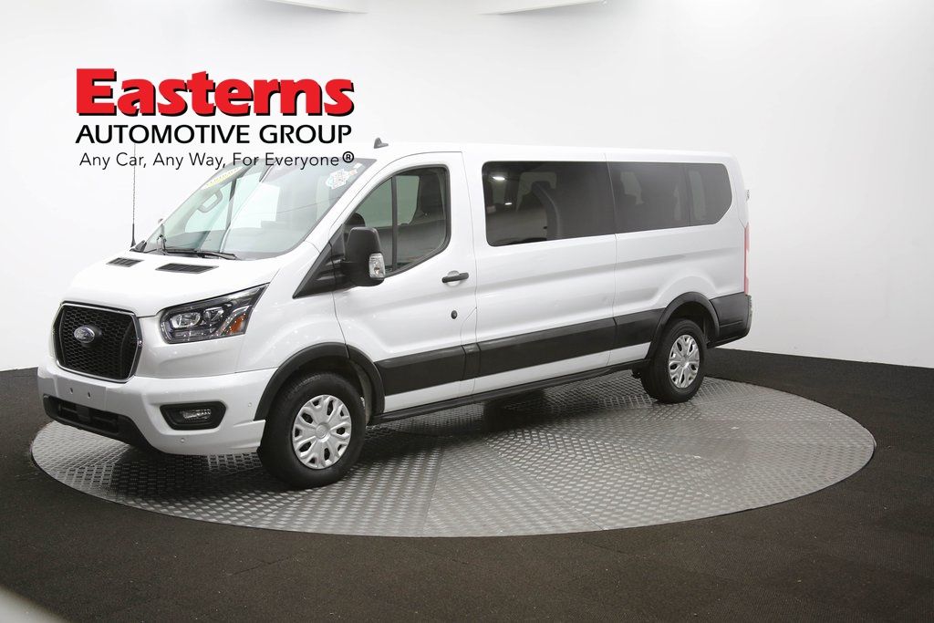 Vehicle image 27 of 60