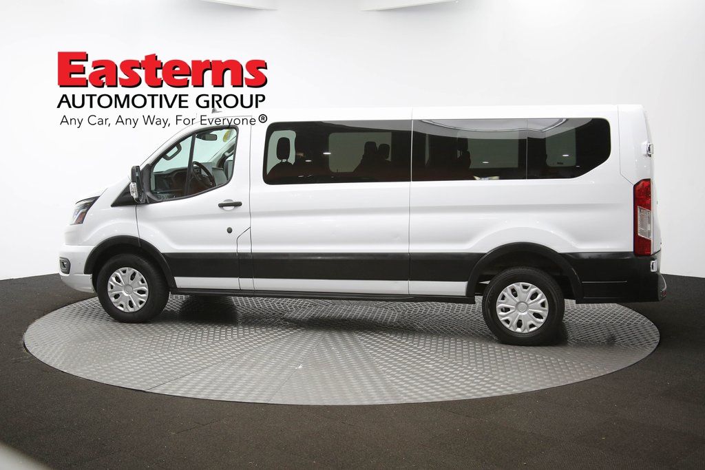 Vehicle image 31 of 60