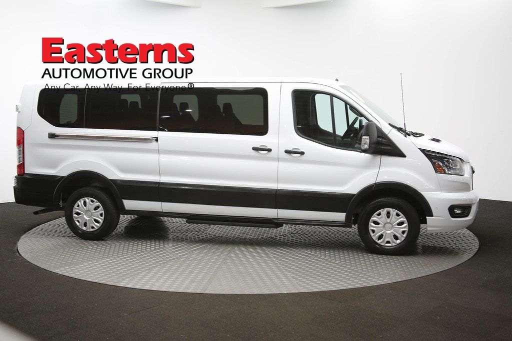 Vehicle image 20 of 60