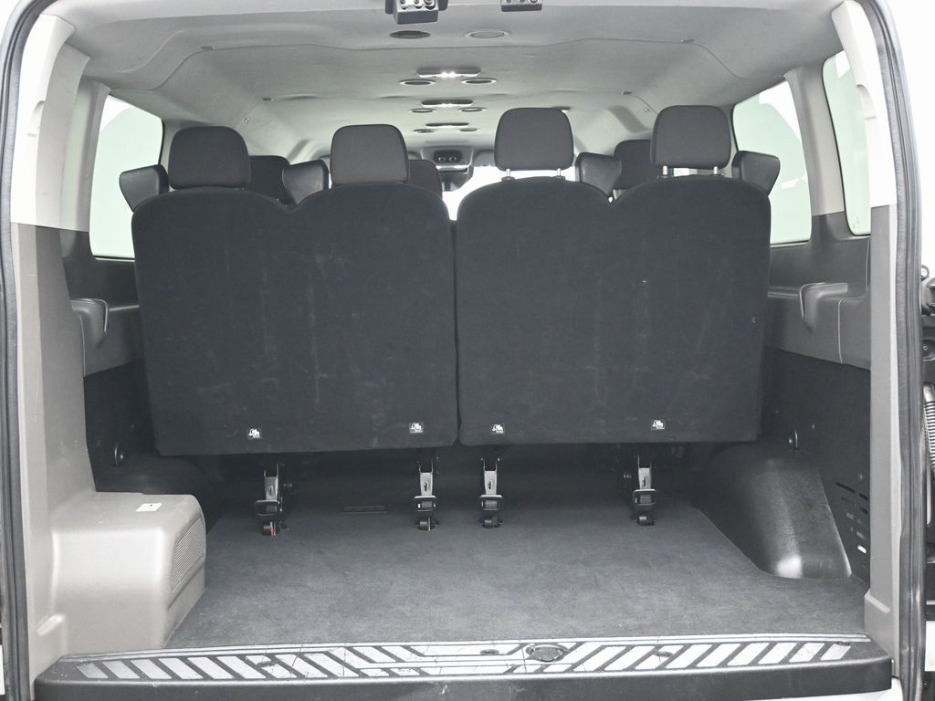 2023 Ford Transit XLT Image 17 of 41