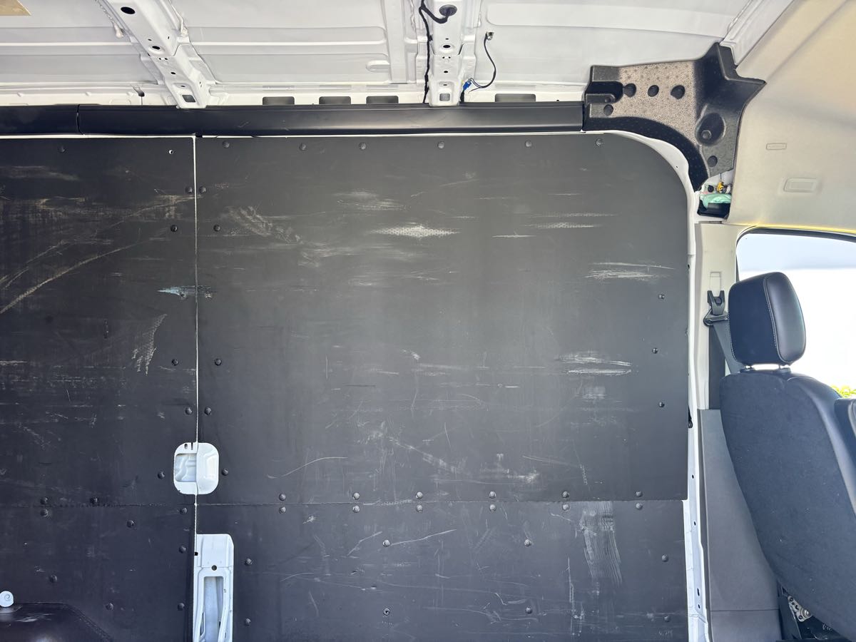 Vehicle image 11 of 32