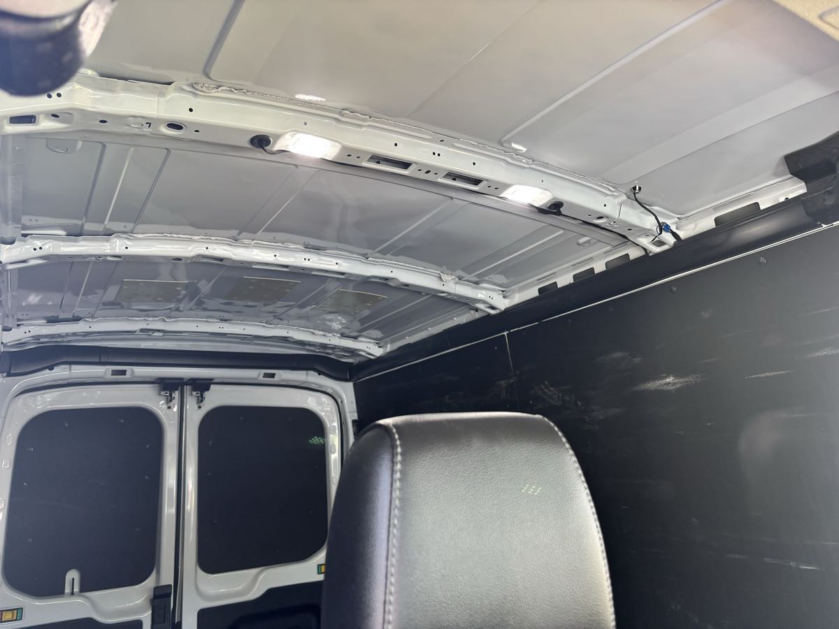 Vehicle image 7 of 32