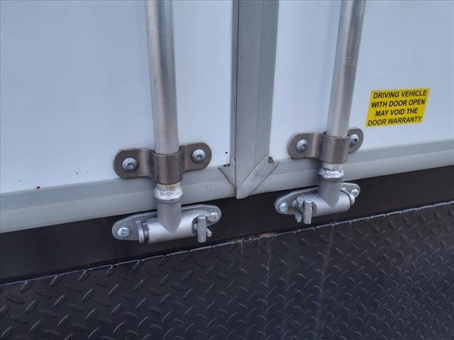 Vehicle image 21 of 28